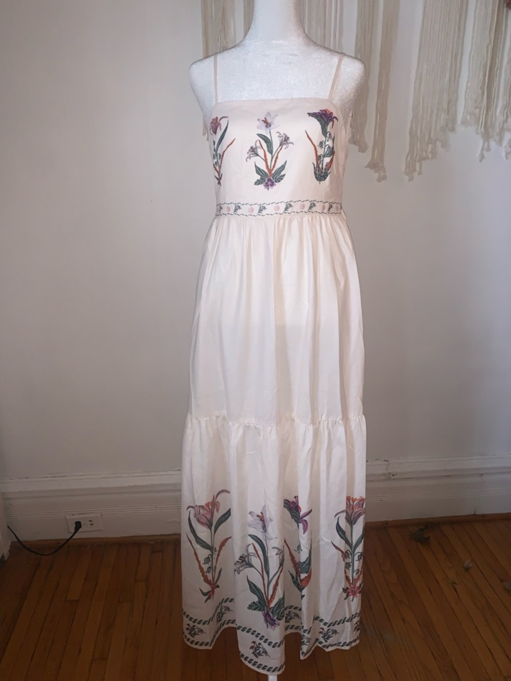 Commense Cream Maxi Dress with Floral Embroidery - Picture 6 of 12